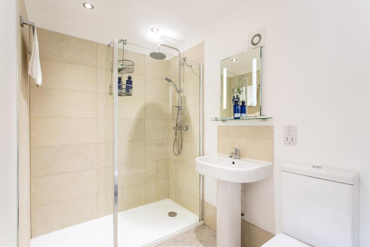 The Royal Oak Hotel Loughborough Bagian luar foto